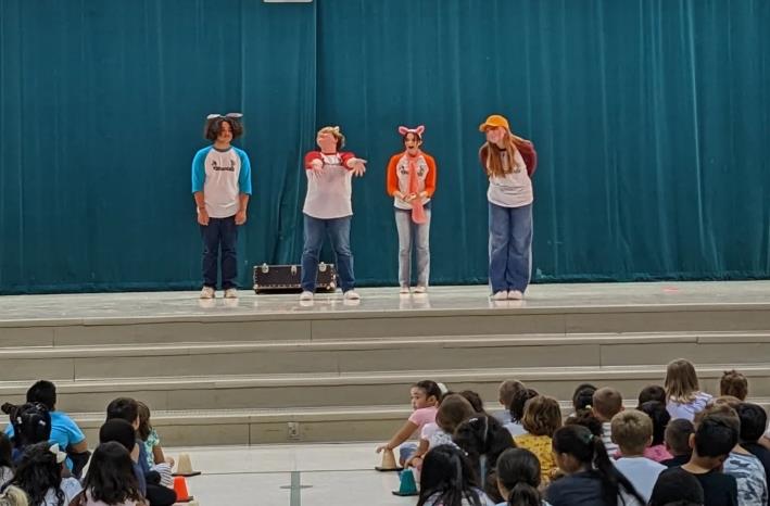 CHS Bookends Perform for Sanborn - 2022